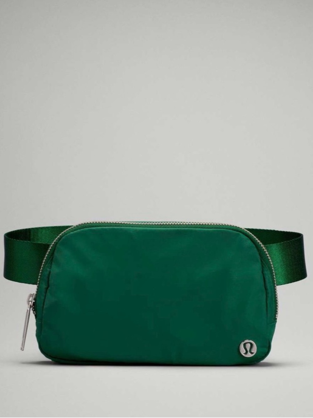 lululemon everywhere belt bag in Everglades green